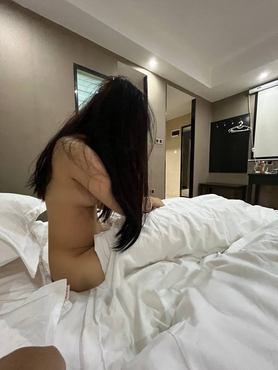 小伙开上小牛电动车也是得吃上了精神小妹 将自己的啪啪视频给曝光出来 让兄弟们都羡慕不已