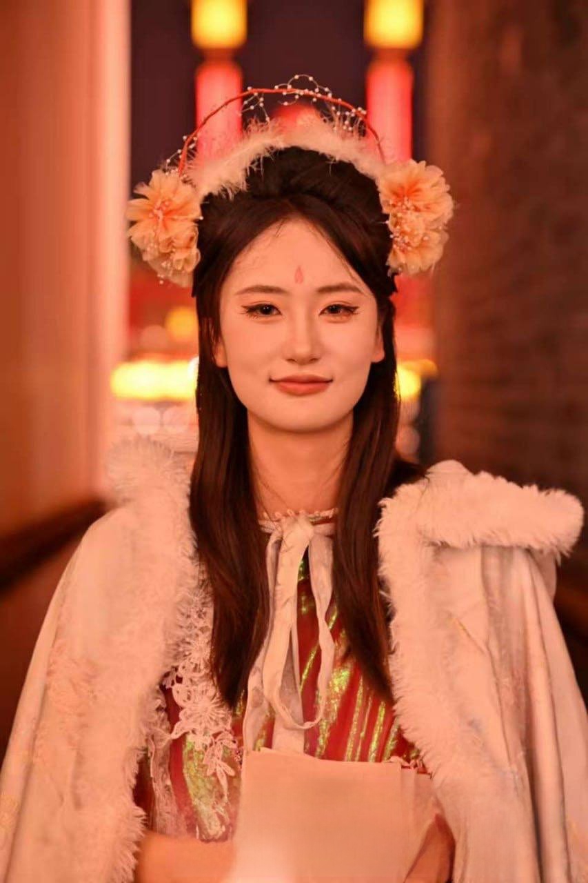 河北唐山河头老街艺术团团长李维金 被内部人员曝光私下拉女演员穿古装提供性服务 探花天堂变淫窝！