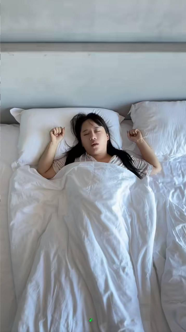 抖音400w粉女网红树莓人设塌房 弃养小动物出轨 私下性爱视频被曝光!