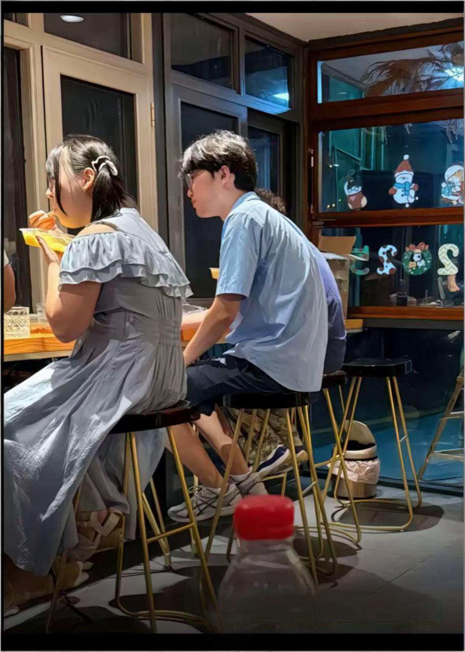 抖音400w粉女网红树莓人设塌房 弃养小动物出轨 私下性爱视频被曝光!